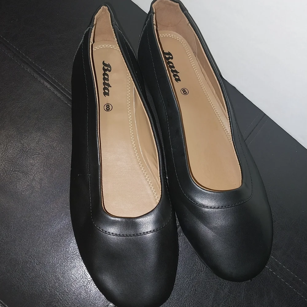 Bata Women's‎ Classic Black Loafers Size 10-US - Picture 13 of 16